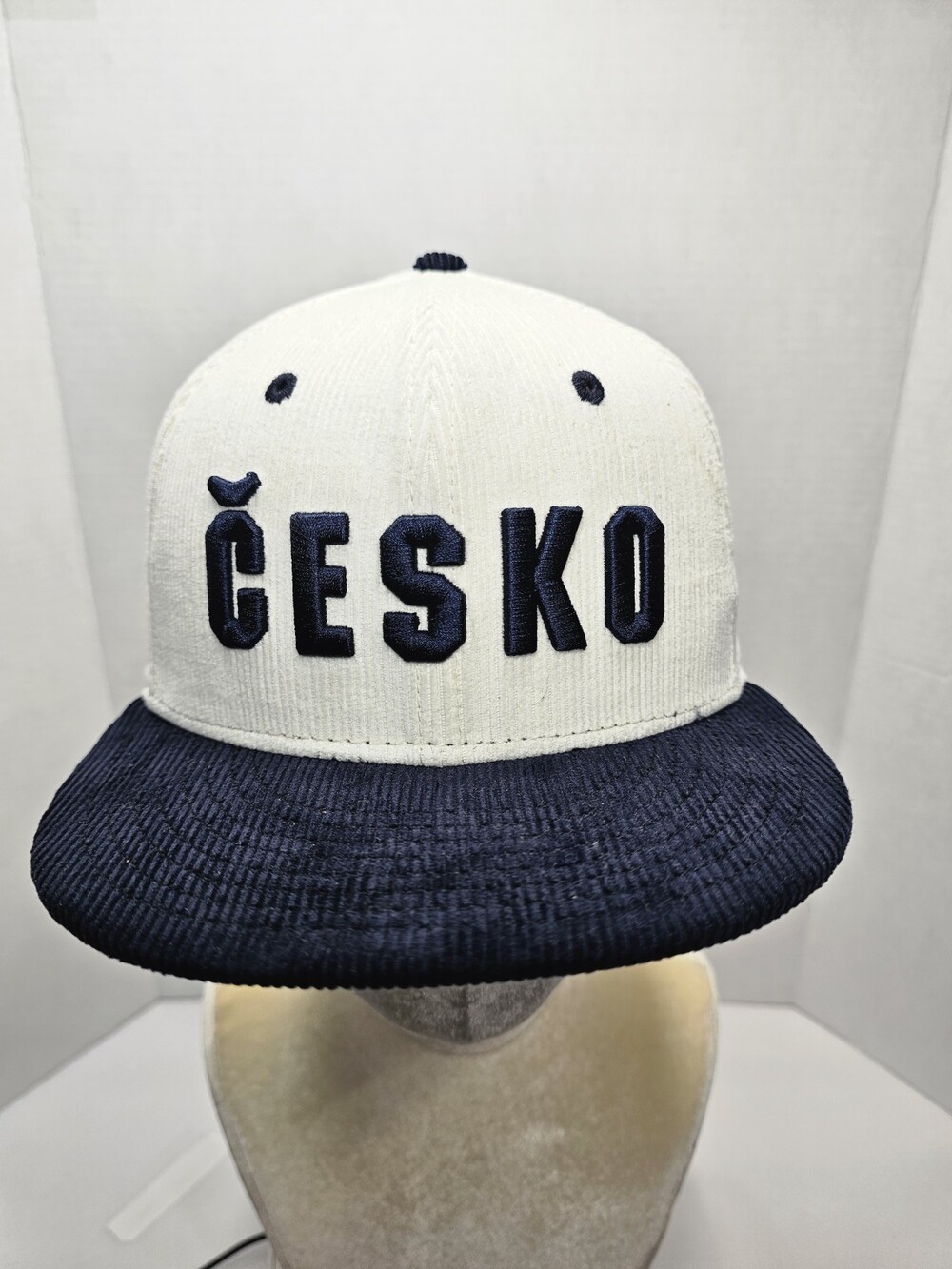 New Era 9FIFTY Czech Republic Česko WBC Corduroy Snapback Hat Cream Navy OSFM